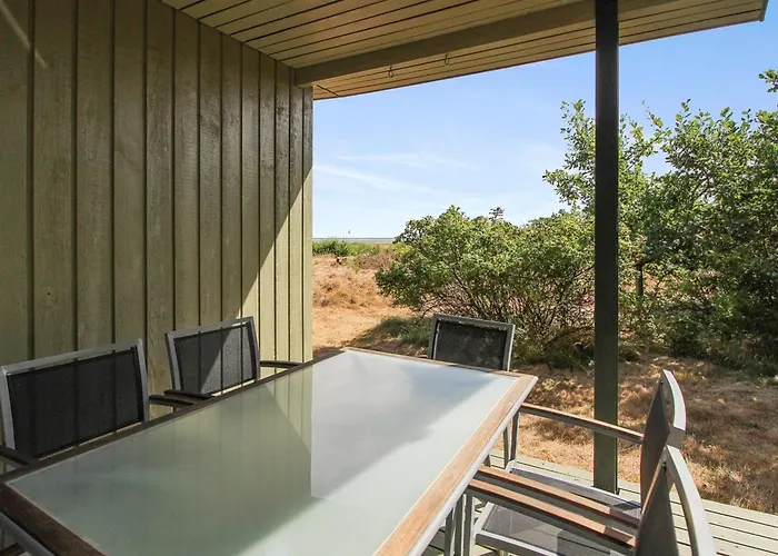 Bryndis - 300m From The Sea By Interhome